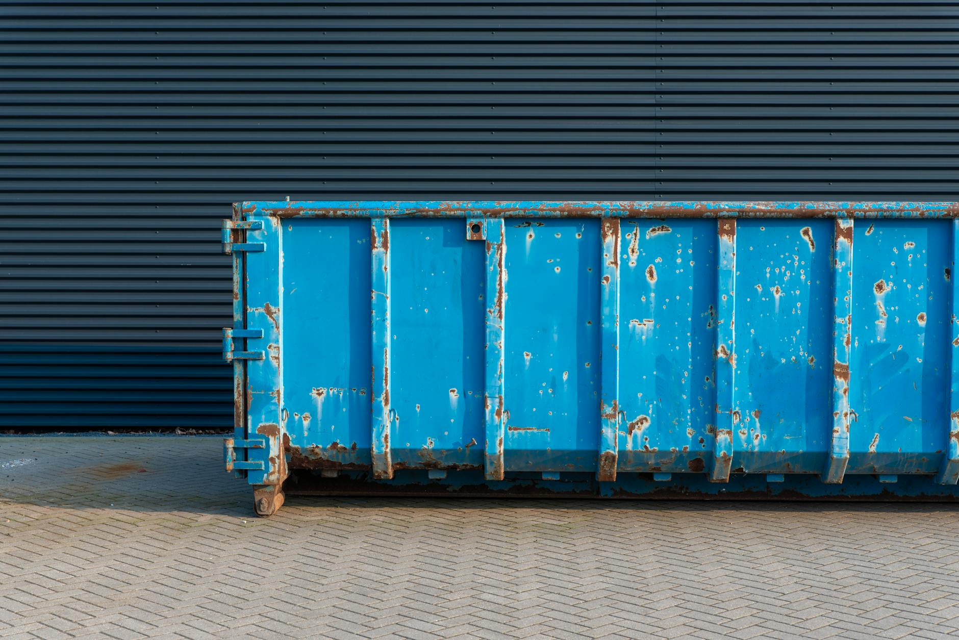 Roll-off dumpster rental for construction and renovation